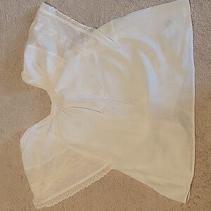 NWT Old navy cream top with crochet sleeves